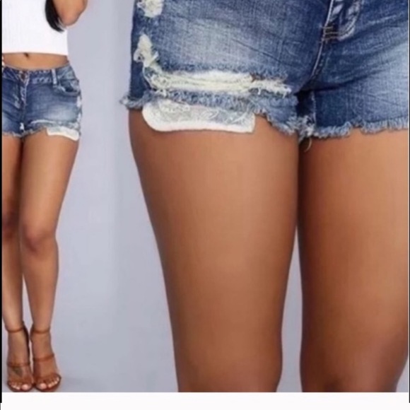 DENIM DAISY DUKES - Picture 4 of 7